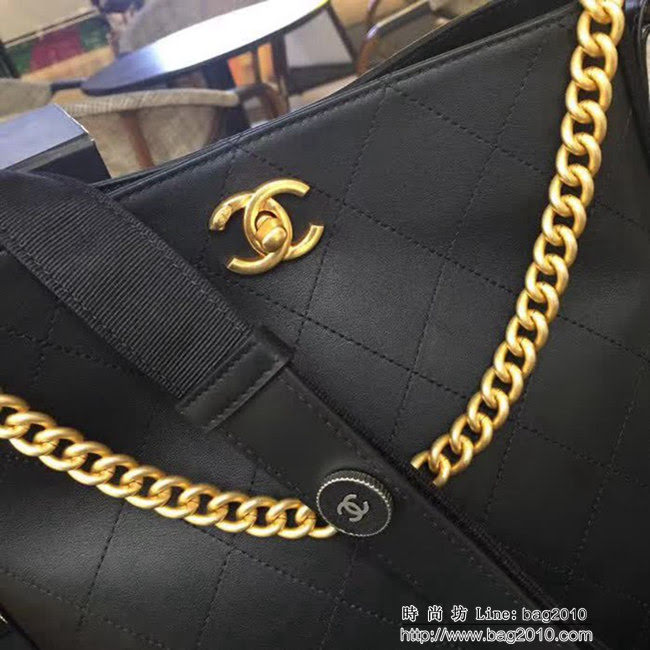 香奈兒CHANEL 93659 93660 2018秋冬 小牛皮金屬扣肩帶嬉皮包手提單肩包 DSC2101